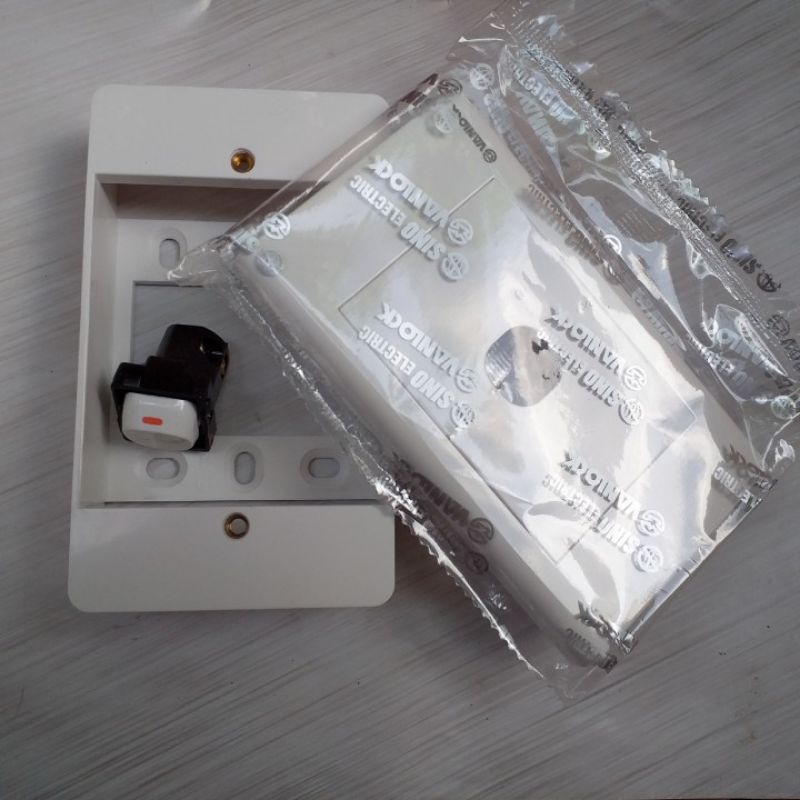 [ SINO VANLOCK ] Đế nổi cao, thấp (dùng gắn mặt cb hoặc ổ cắm ) CK157RL , CK157RH (1 Cái)