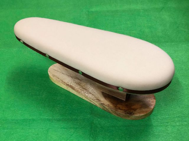 Con ngựa chiều dài 50cm  dùng để ủi quần áo, cầu là ủi đồ loại tốt. CỠ TRUNG. dài 50cm