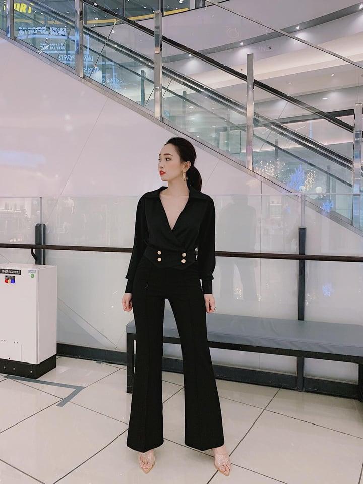 Áo sơ mi khoét sâu ngực đính cúc sành điệu TTKX0490