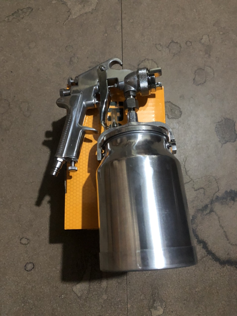 Súng phun sơn 1000cc ingco ASG3102