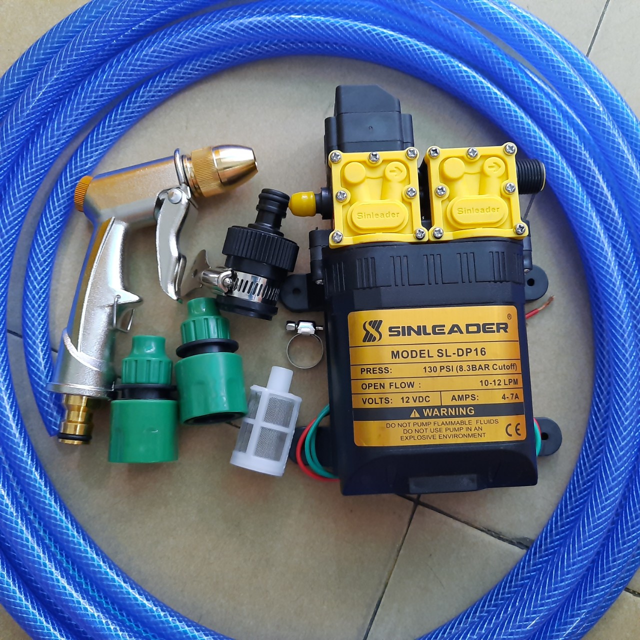 Bộ Rửa Xe Máy - Xe Oto - Xe Hơi - Tưới Cây Máy Bơm Mini 12V Sinleader kèm đầu xịt nhôm cao cấp
