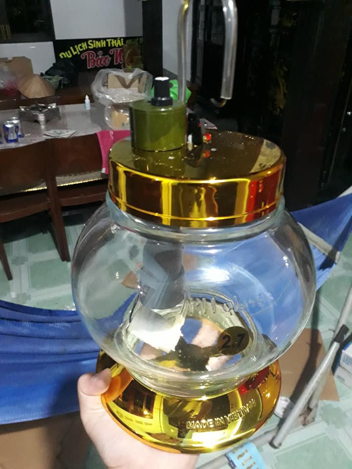 Bình rót rưoụ tự động có đèn Led chuyên nghiệp