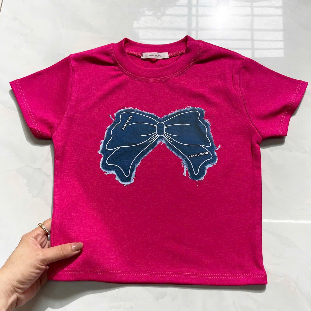 Áo thun in hình nơ dáng croptop basic xinh xịn