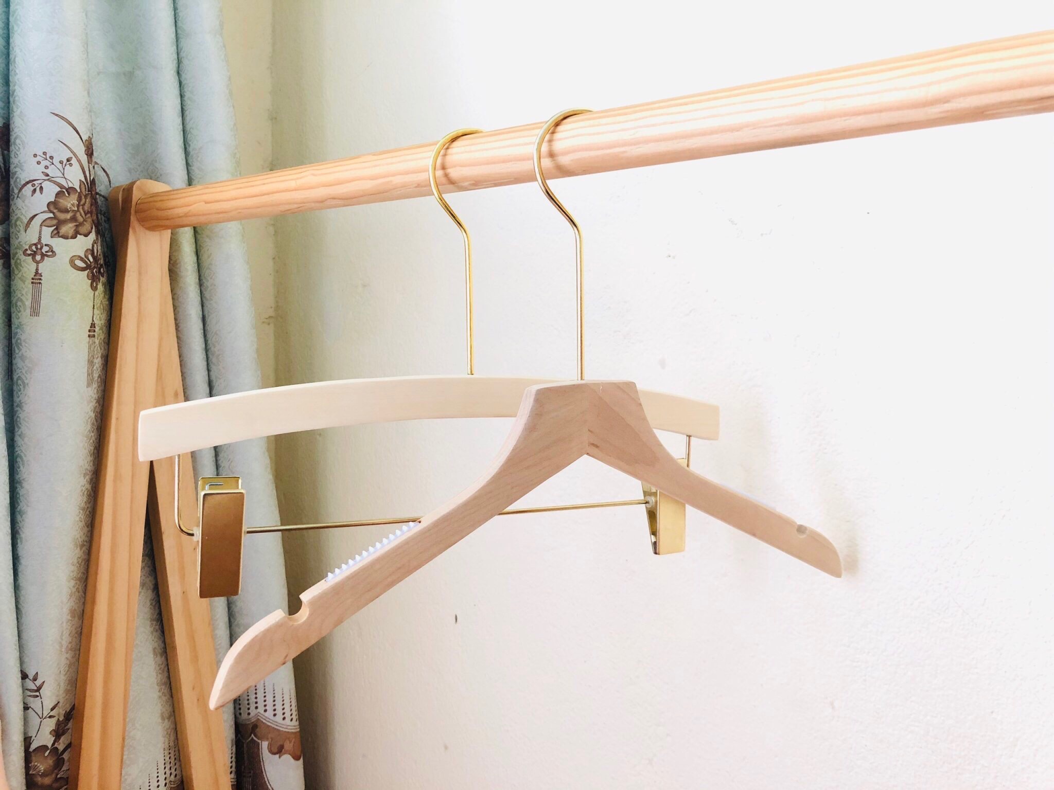 Móc Áo Nữ Gỗ Mộc Tự Nhiên