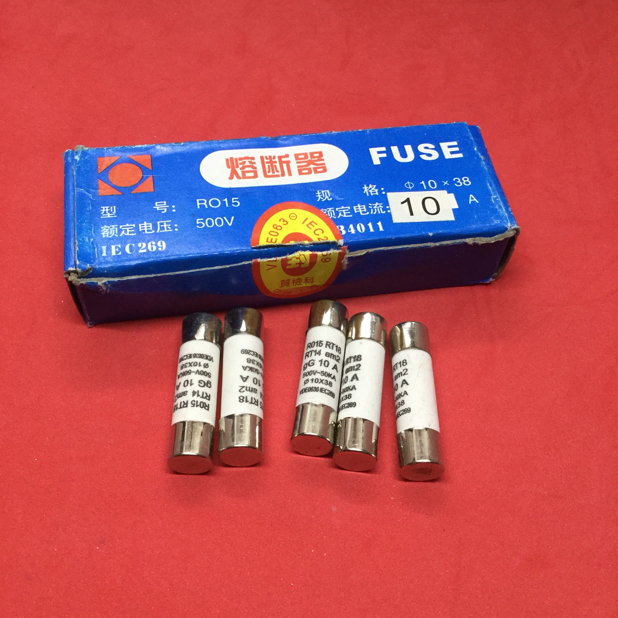 Cầu chì sứ RO15-10x38-10 A/500 v (10 chiếc)
