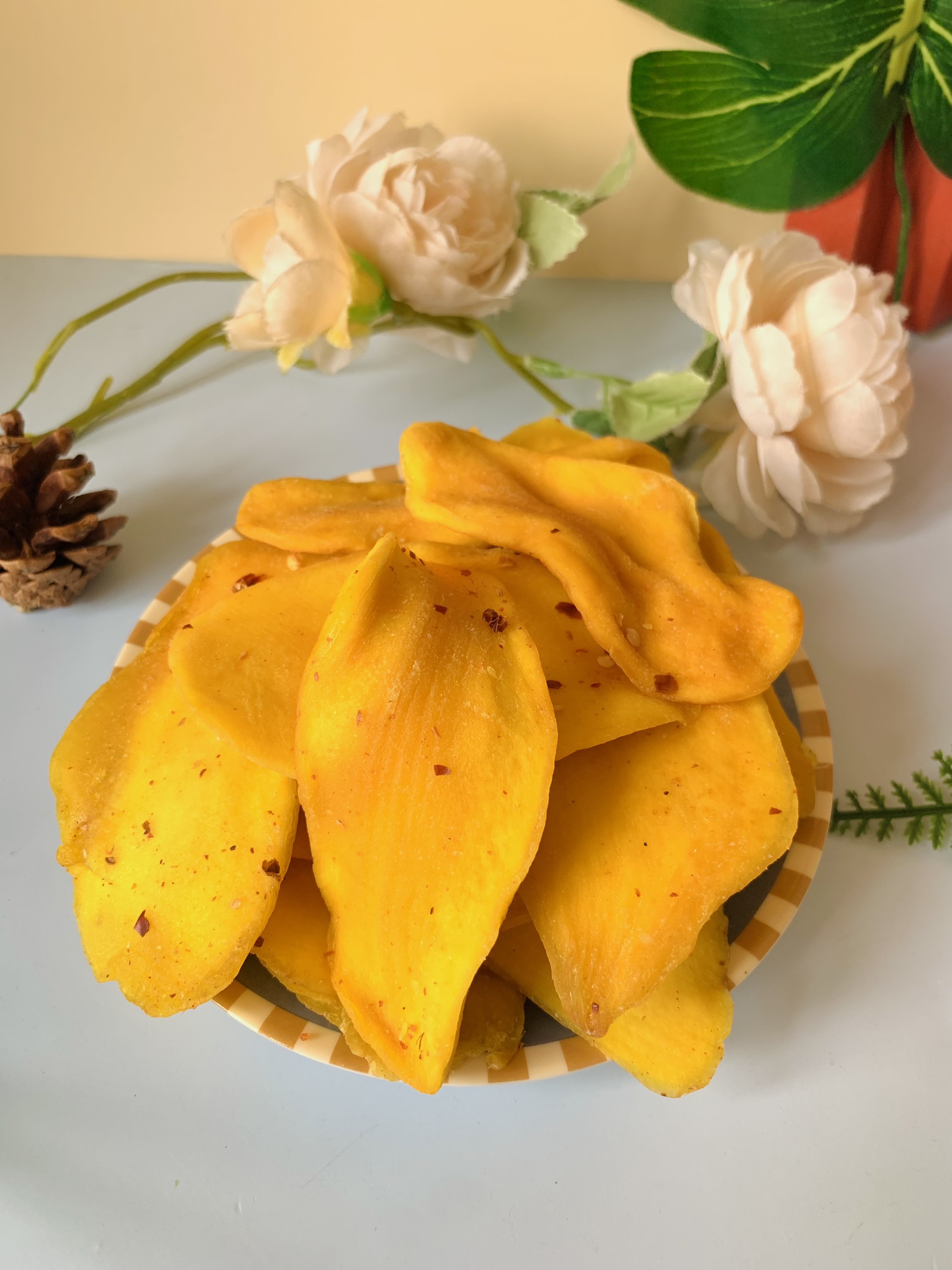 500G XOÀI SẤY DẺO MUỐI ỚT Bò Đội Nón