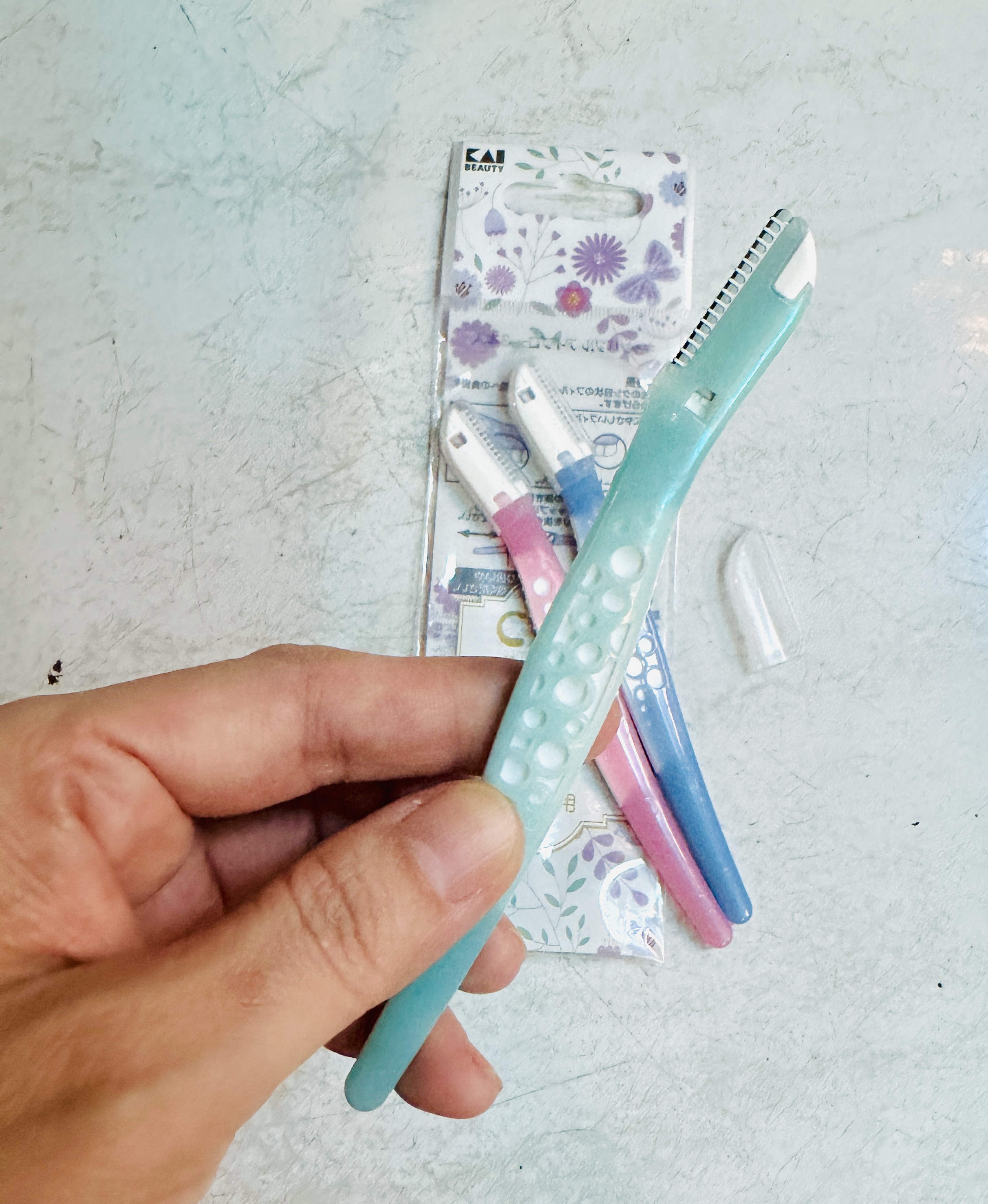[HCM] Set 3 cây tỉa chân mày Kai thân nhựa