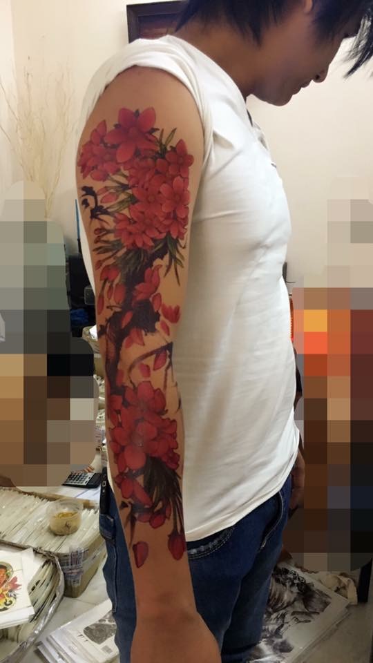 [HCM]Combo 2 tấm hình xăm dán tattoo kín tay cành hoa đào màu đỏ 17x48cm (Tặng ngay 1 tấm bắp tay. Tặng 1 tấm kín tay khi mua 2 combo)