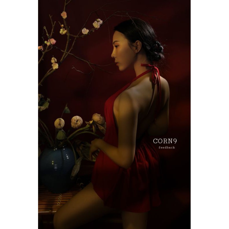 Áo yếm đỏ xoè cột dây hở lưng