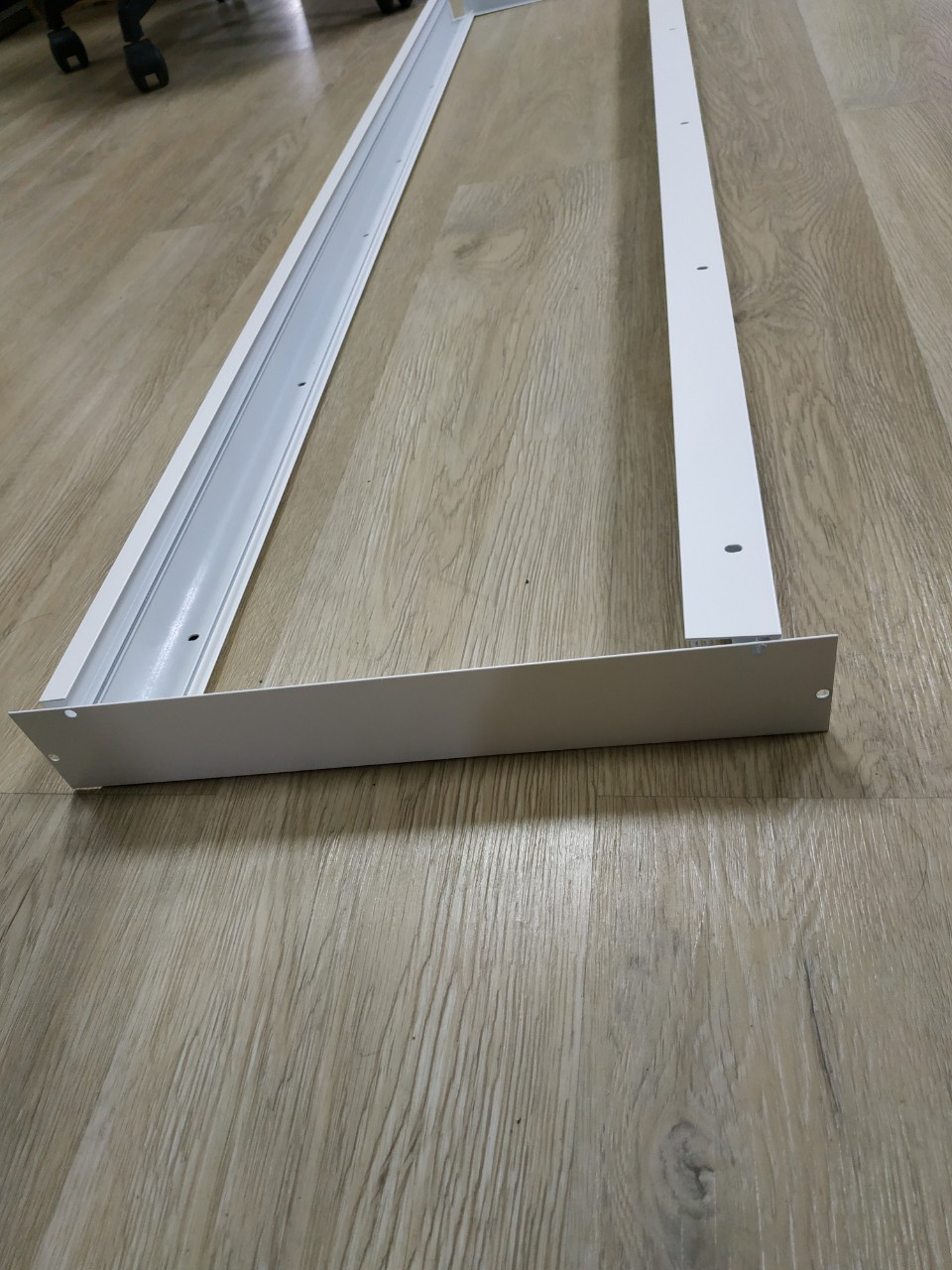 Bộ khung gắn nổi cho đèn led Panel 300x1200