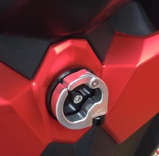 [HCM]Móc Treo Đồ Xe Máy Cnc Shark Power Click Vario
