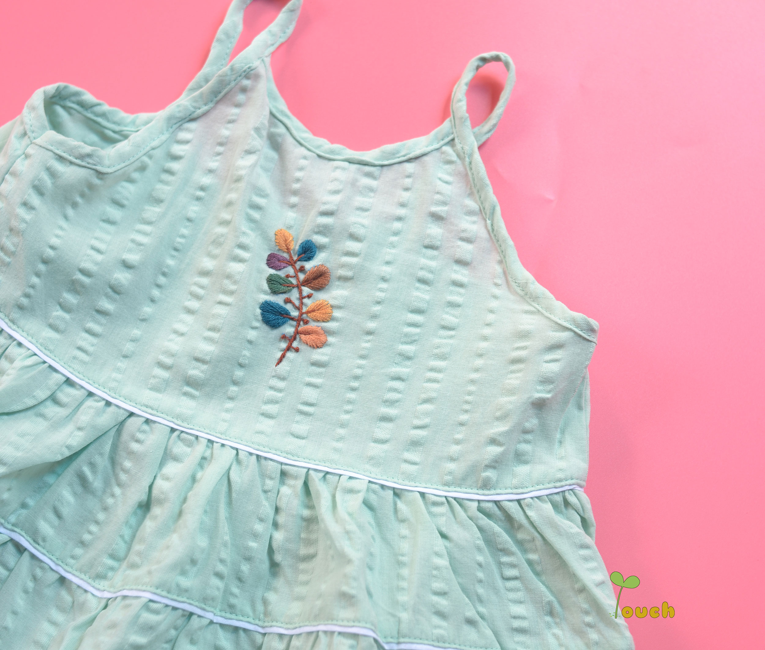 Đầm maxi xanh mint thêu hoa bé gái Touch