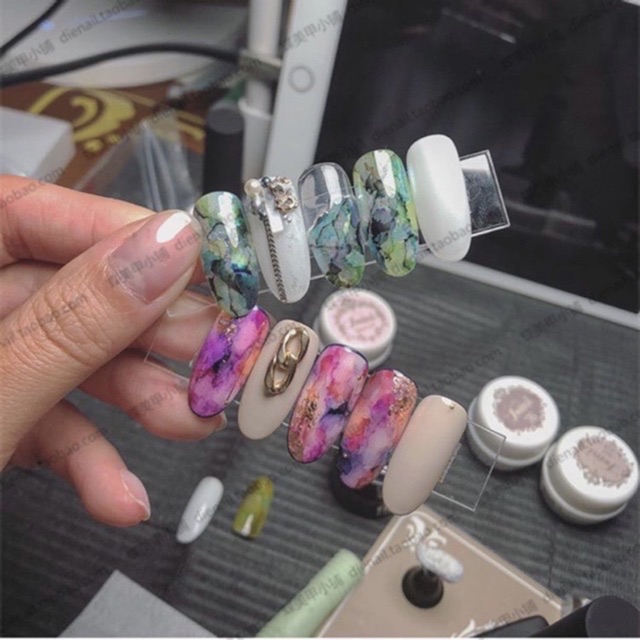 Thanh trưng móng mẫu, trưng nail mẫu.