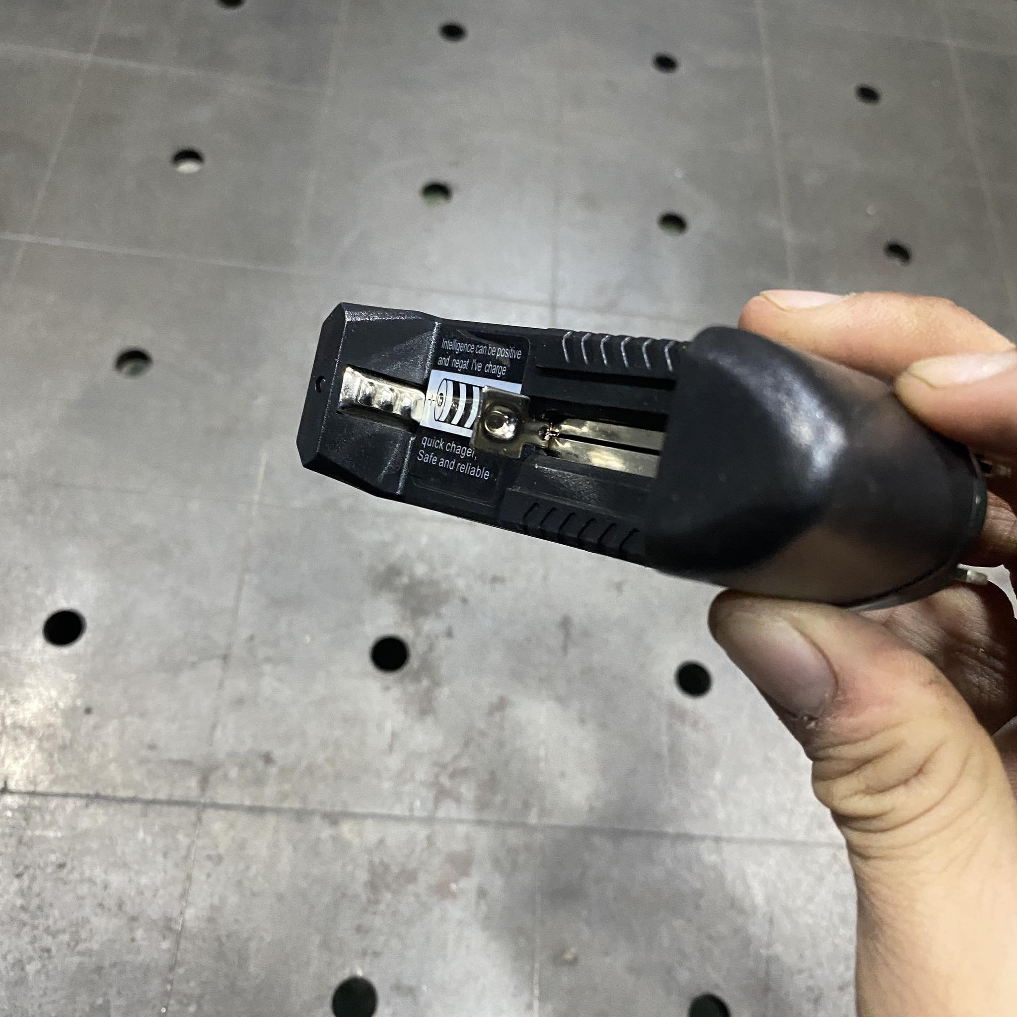 Sạc Pin Lion 18650 Loại Đơn