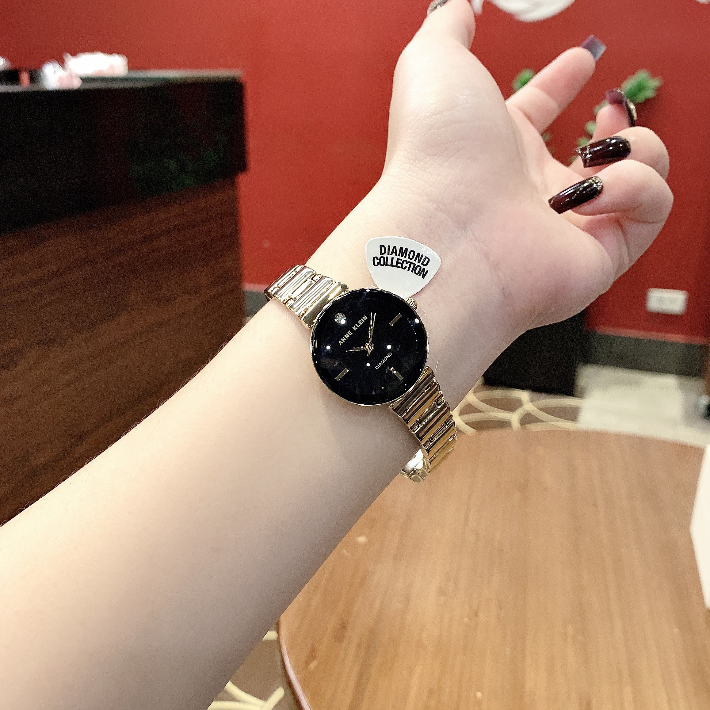 Anne Klein - Mặt đen