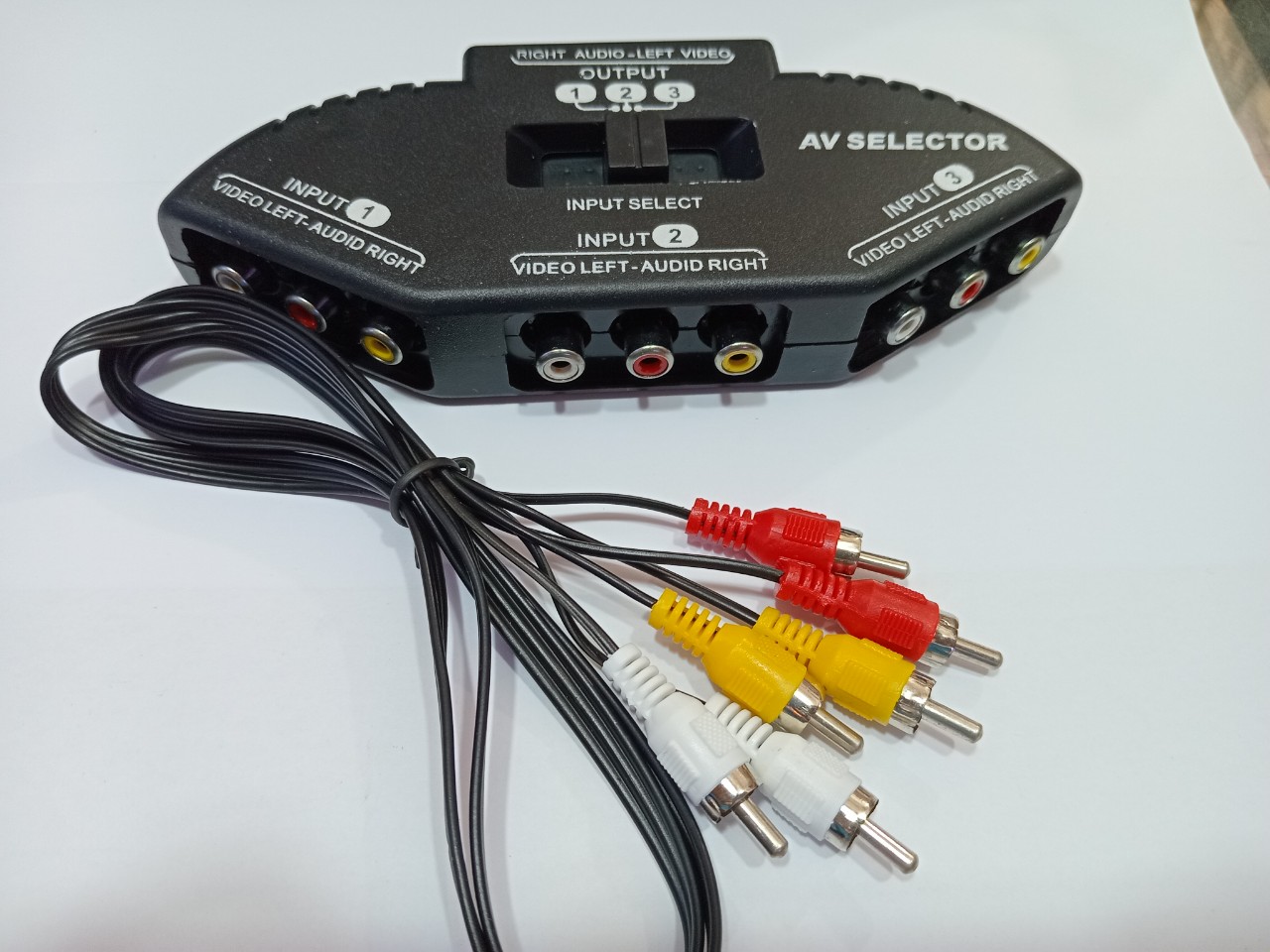 Bộ chuyển cổng (switch) AV 3 cổng vào 1 cổng ra