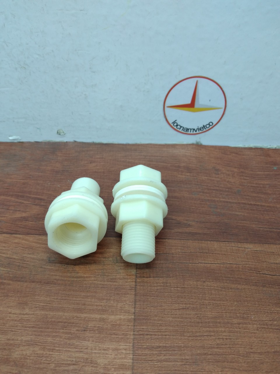 Ốc siết bồn nước phi 21