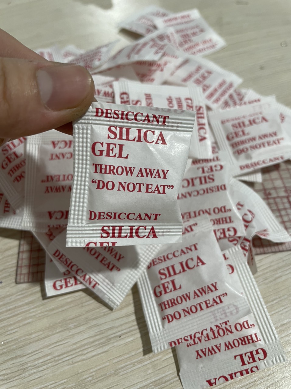 Gói hút ẩm 1gr đỏ(Túi 100gram)