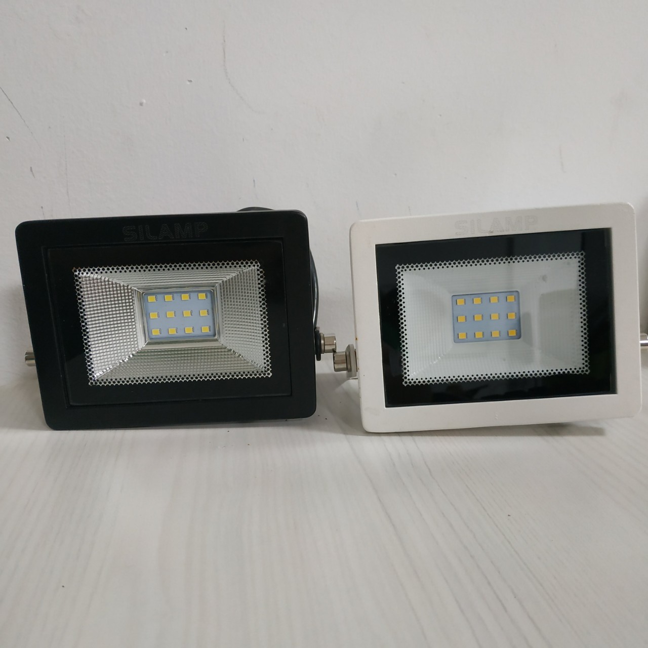 Đèn led pha 10W Vỏ trắng cao cấp