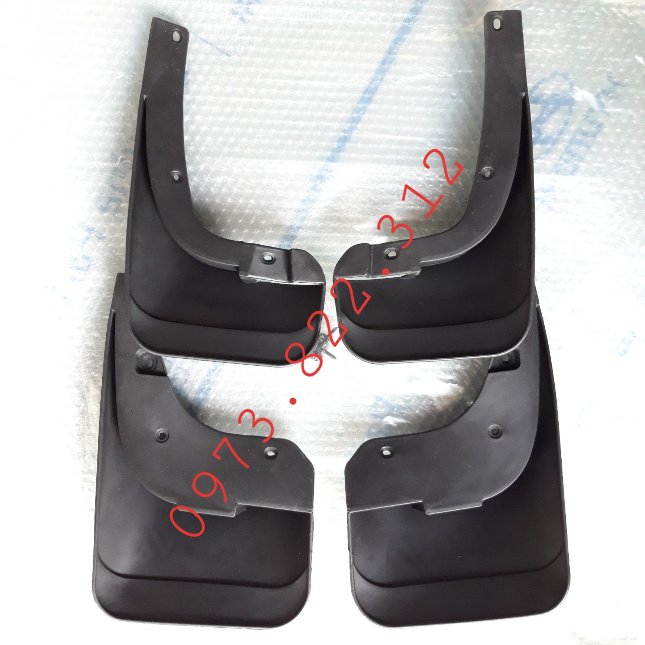 Chắn bùn bánh Innova 05-20 (Giá bán 1 Bộ ) OEM