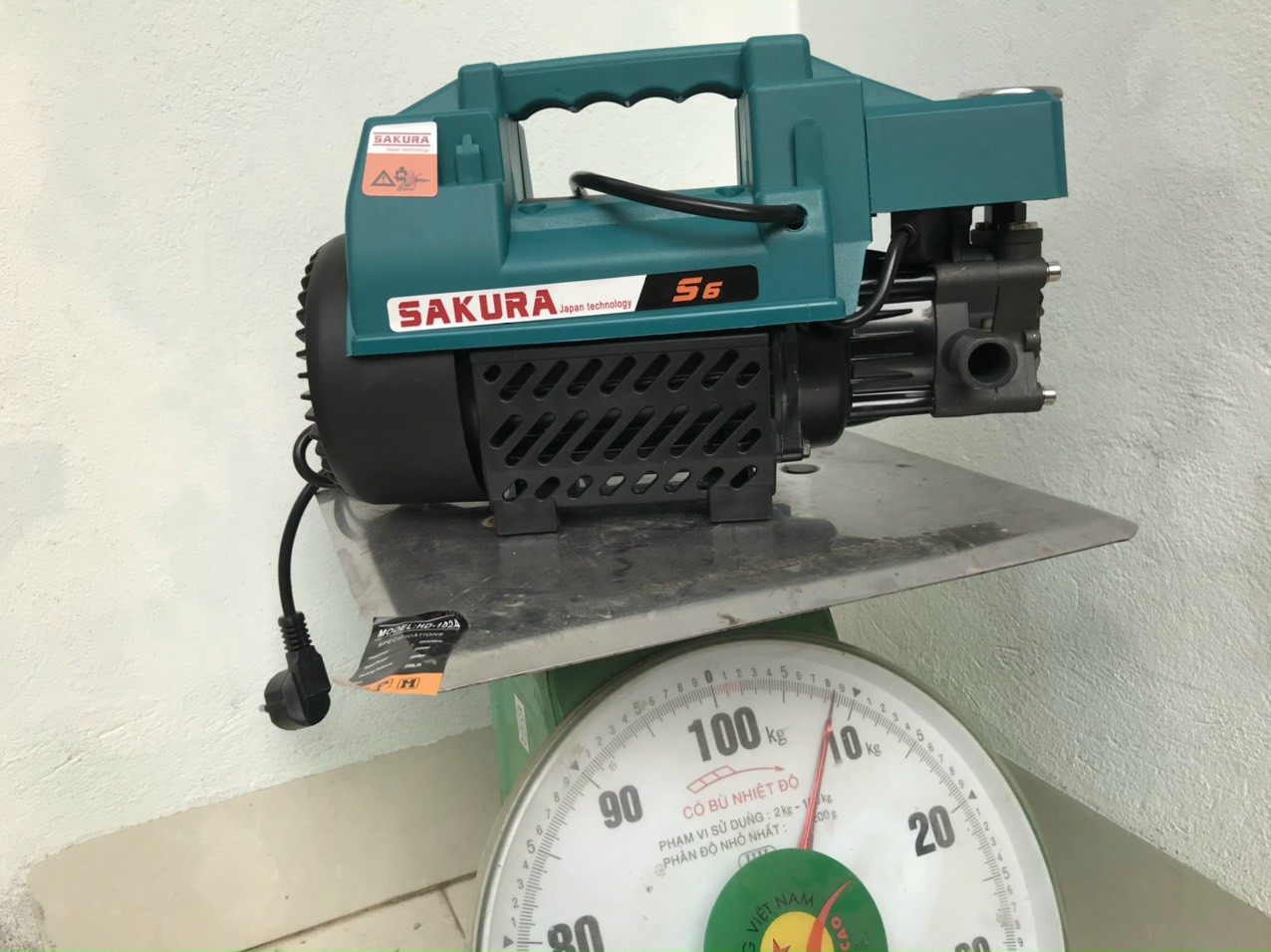 Máy rửa xe Sakura