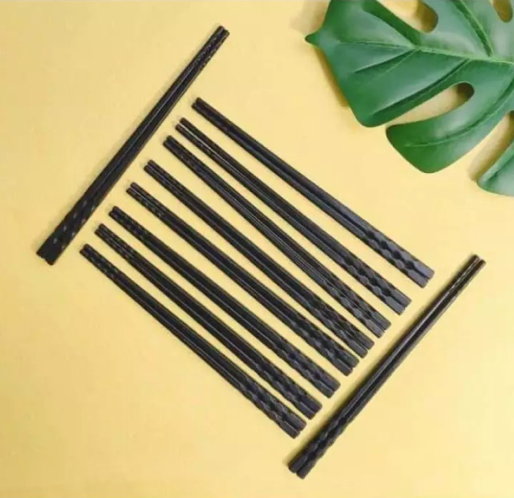 Bộ 10 đôi đũa đen Melamine (mua tại ptptshop)