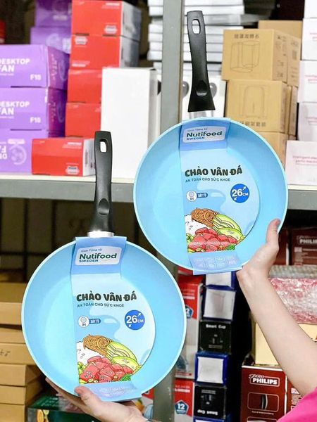 CHẢO SÂU VÂN ĐÁ ĐA NĂNG 26CM GIAO NGẪU NHIÊN
