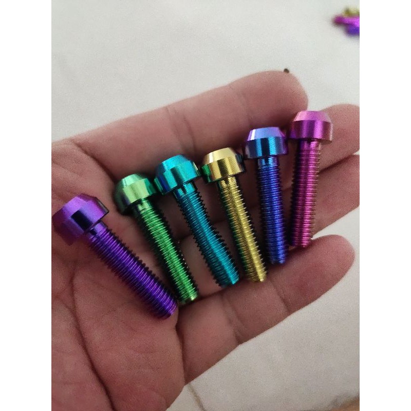Ốc titan gr5 8li30 trụ