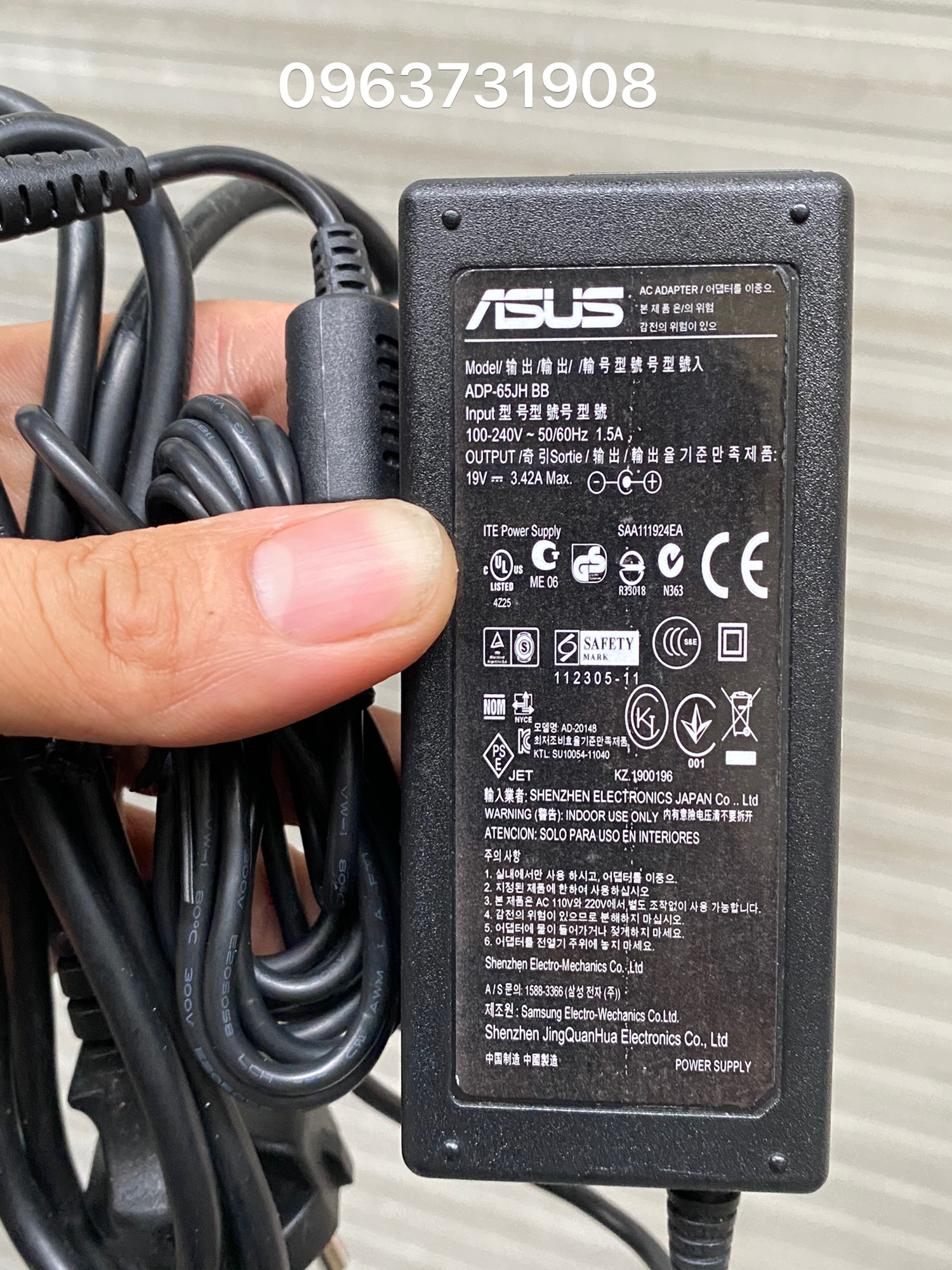 Sạc laptop Asus 19V-3.42A zin bóc máy
