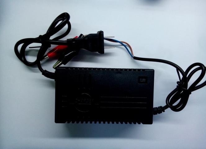 MÁY NẠP ẮC QUY TỰ NGẮT 12V 5AH - 20AH