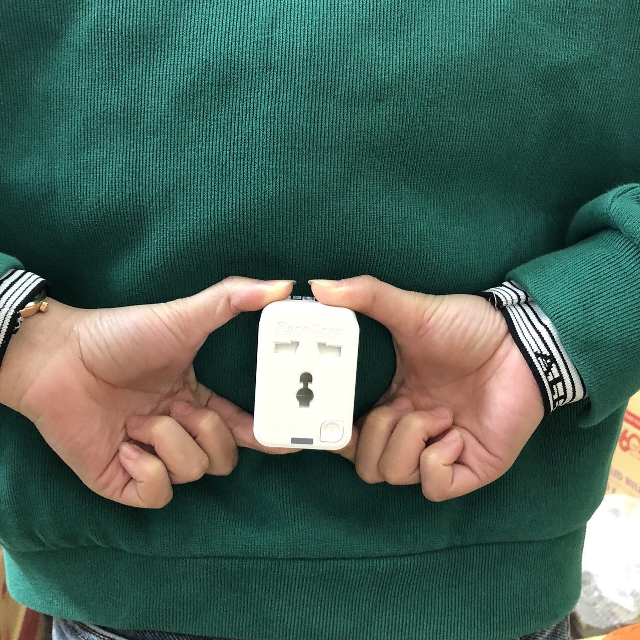 Ổ cắm, phích cắm wifi đơn Rạng Đông - Model: OC.01.WF 16A