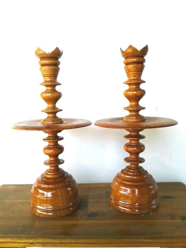 Chân đèn cầy gỗ gõ