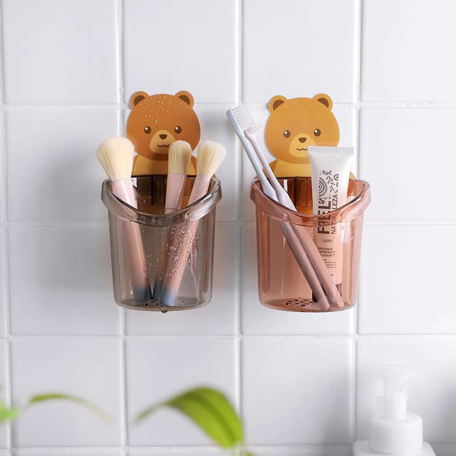 Cốc gấu đựng bàn chải kem đánh răng dán tường đa năng