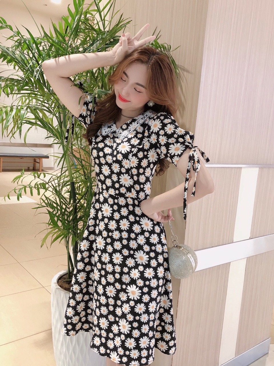 Đầm Họa Tiết Cổ Phối Ren Nữ Tính DH046