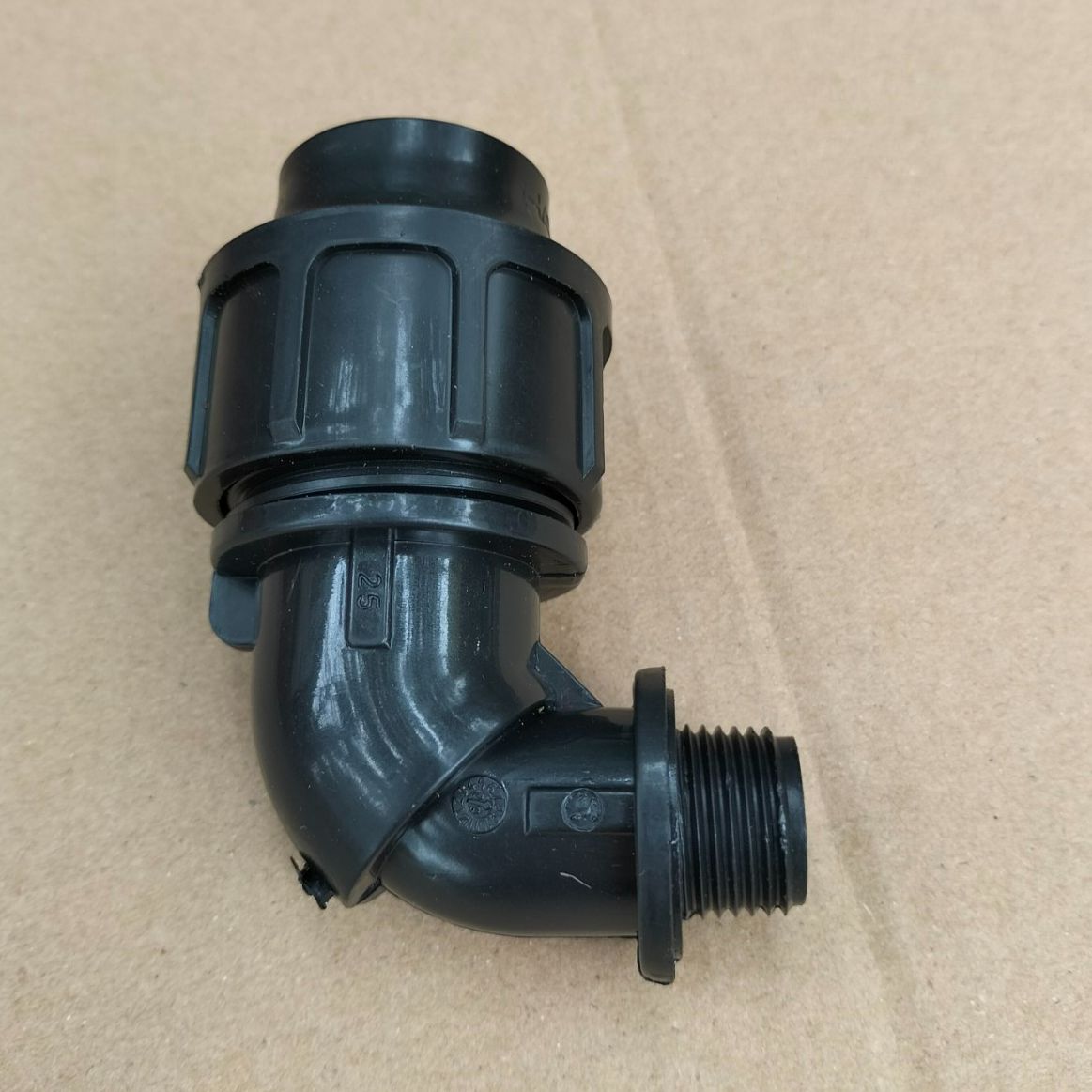 2 cái; Góc ren ngoài ống nước sạch HPDE phi 20