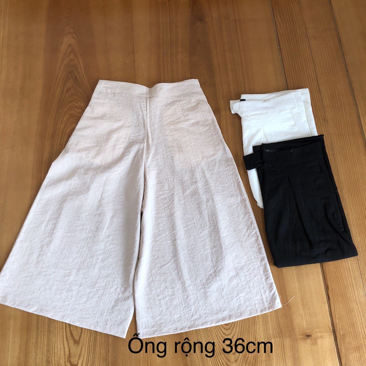 Quần đũi lửng ống rộng xếp ly
