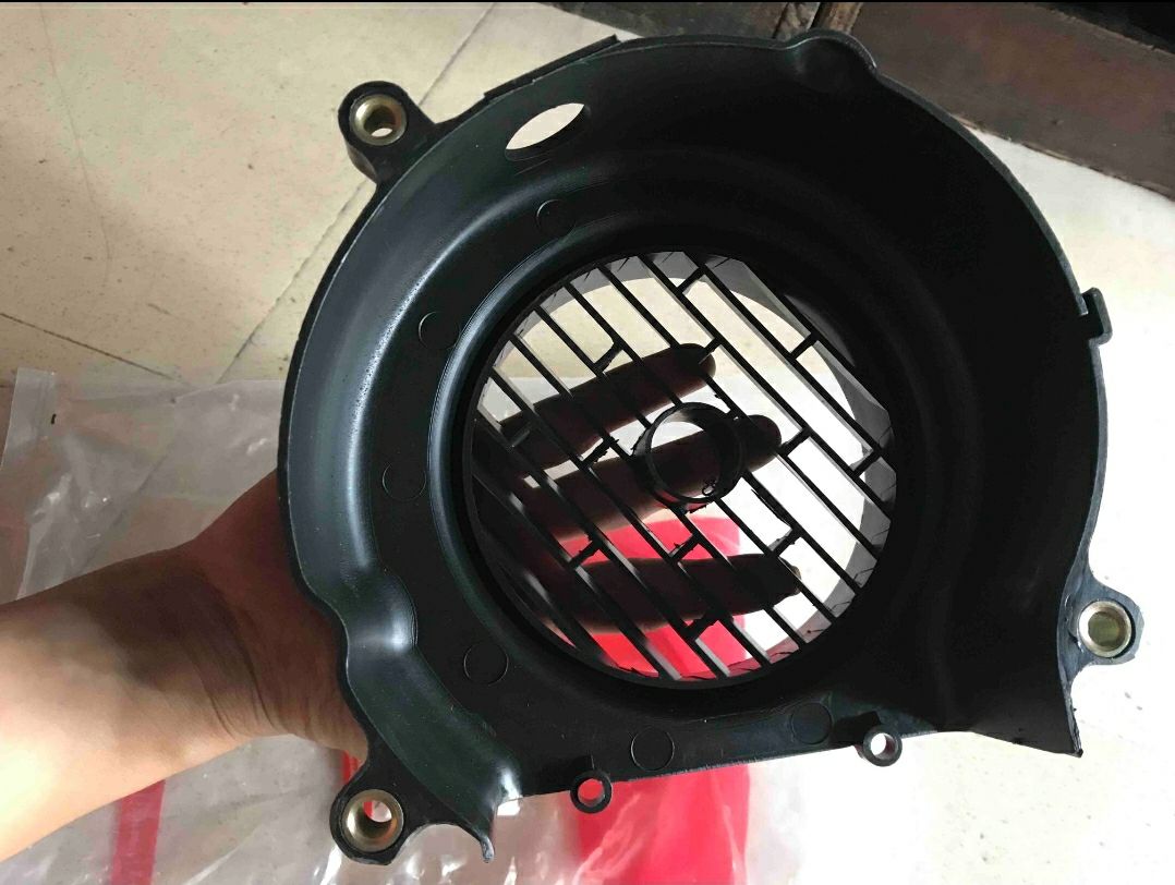 Chụp quạt gió xe Attila Hãng