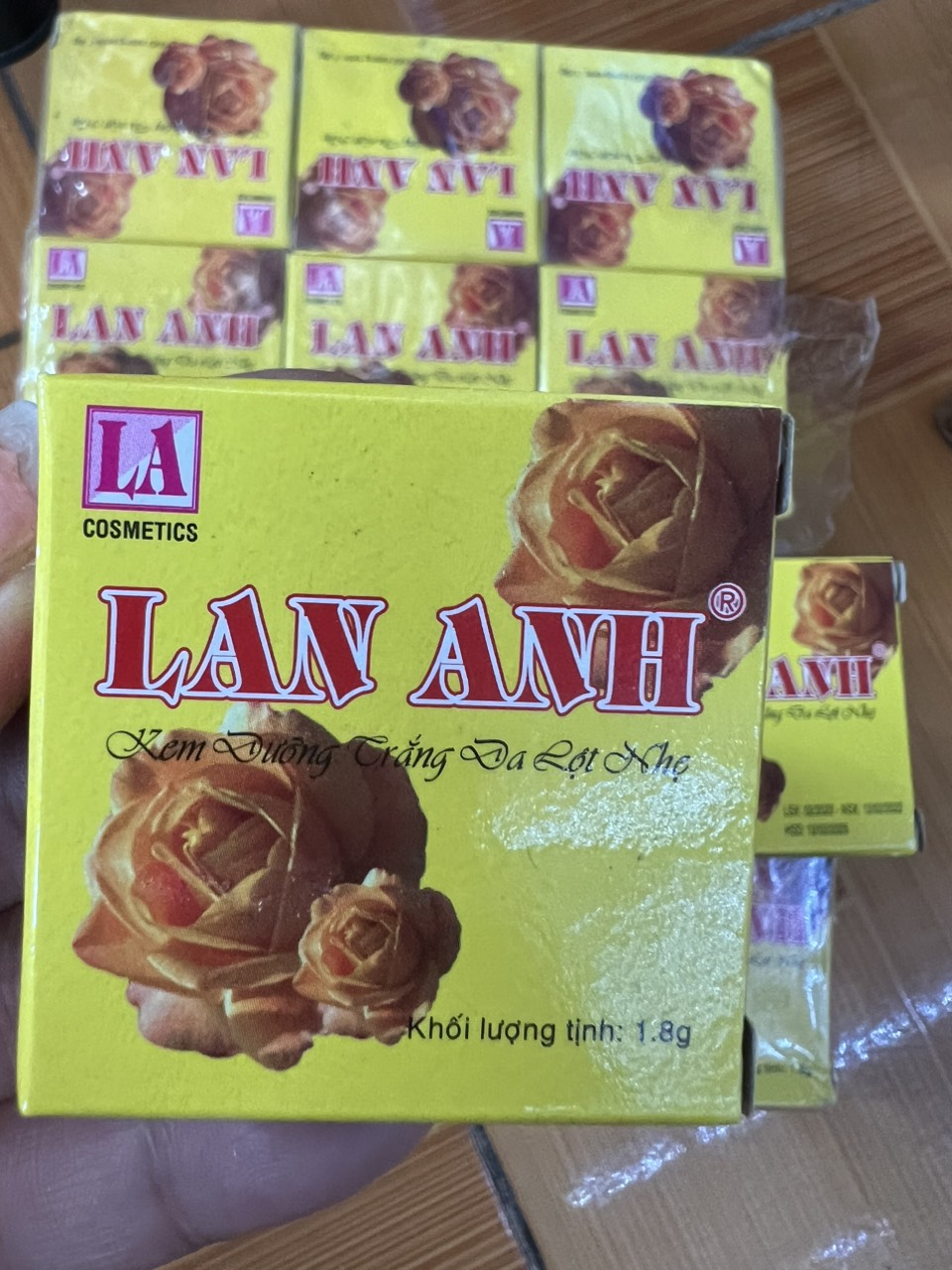 Kem lột nhẹ lan anh 1,8g
