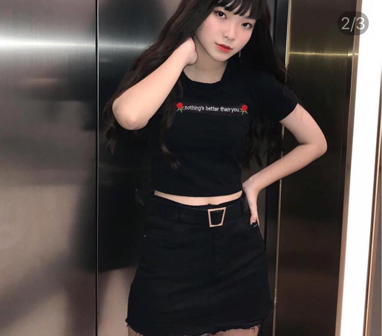 Áo croptop nothing hoa hồng cực xinh