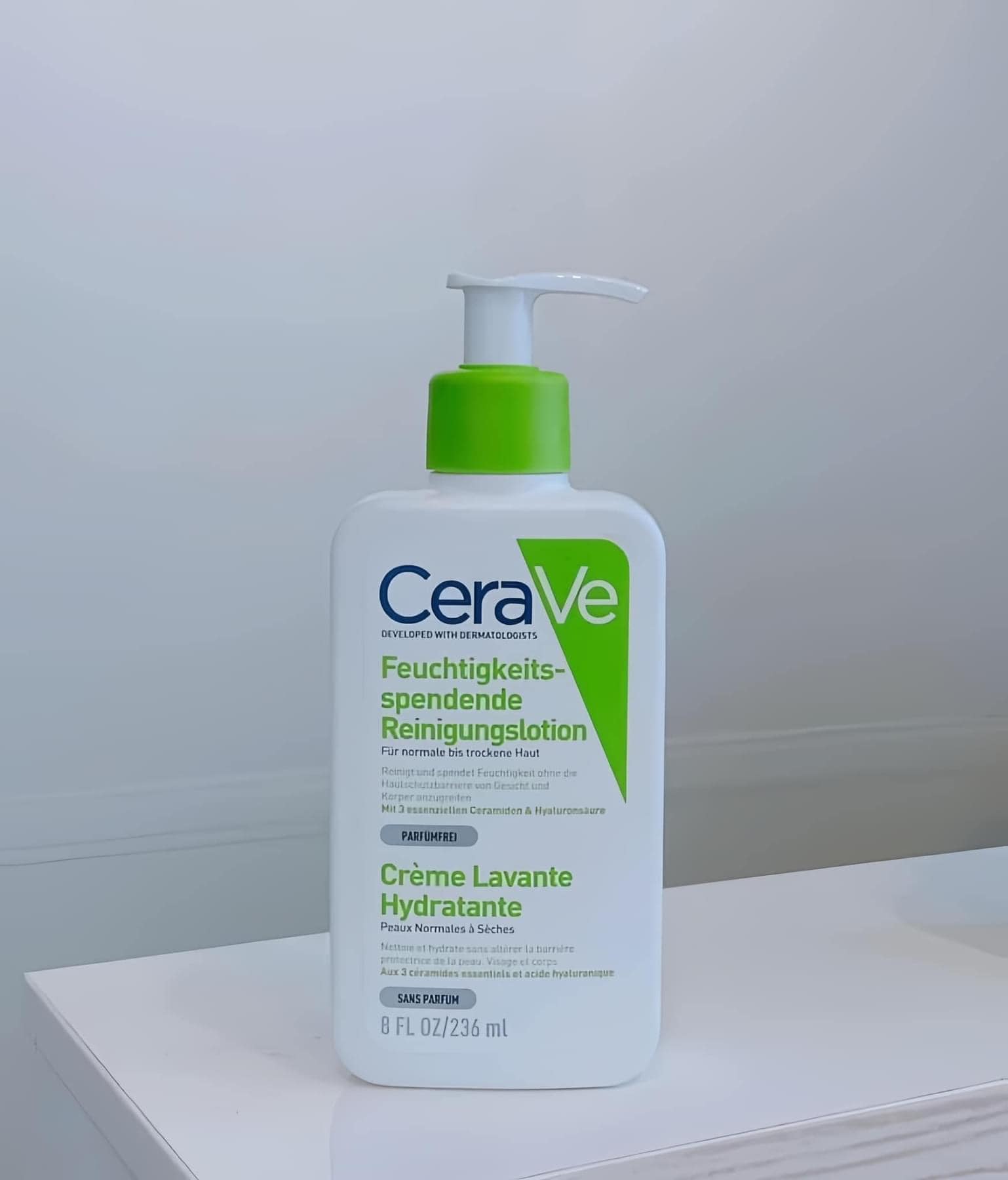 Sữa Rửa Mặt Cerave 236ml Dành Cho Da Dầu Da Nhạy Cảm Mụn