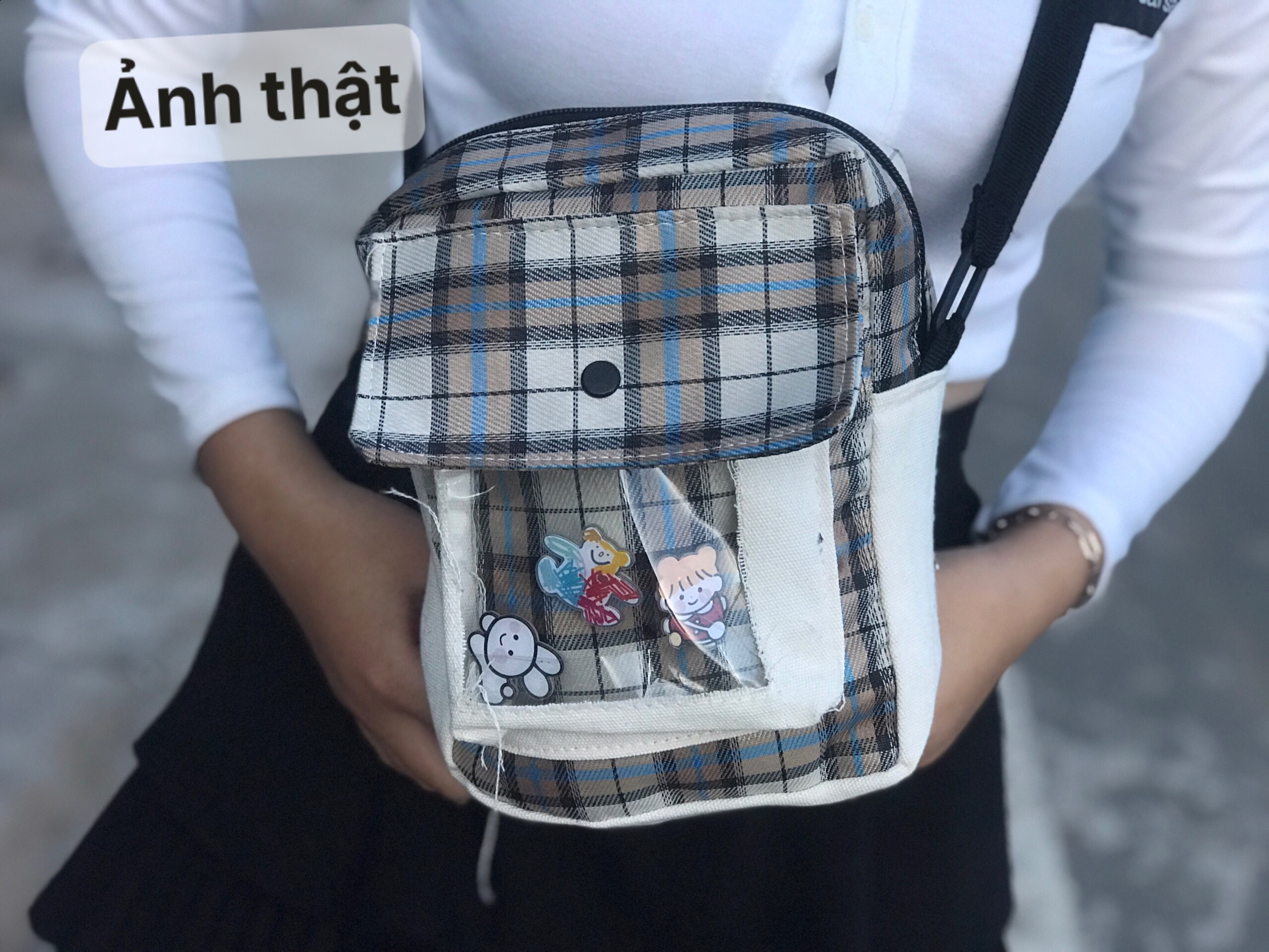 TÚI ĐEO CHÉO CARO VẢI KAKI (không tặng kèm sticker)