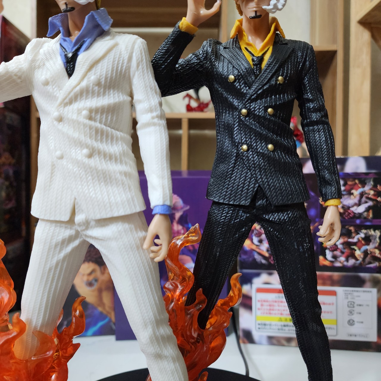 (Mô hình One Piece) Vinsmoke Sanji chân lửa mặc vest dáng đứng cực ngầu (33cm)