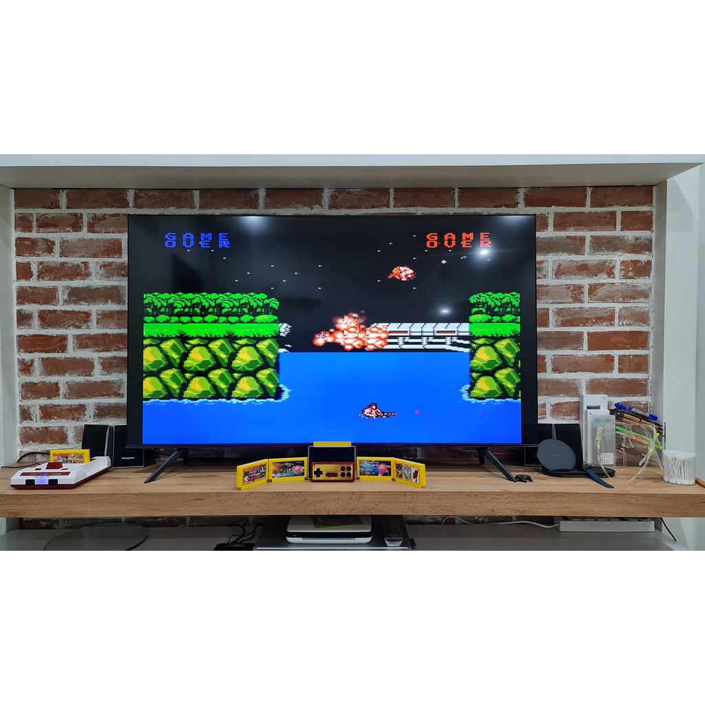Máy chơi game 4 nút C37 tay bluetooth + băng 600 game