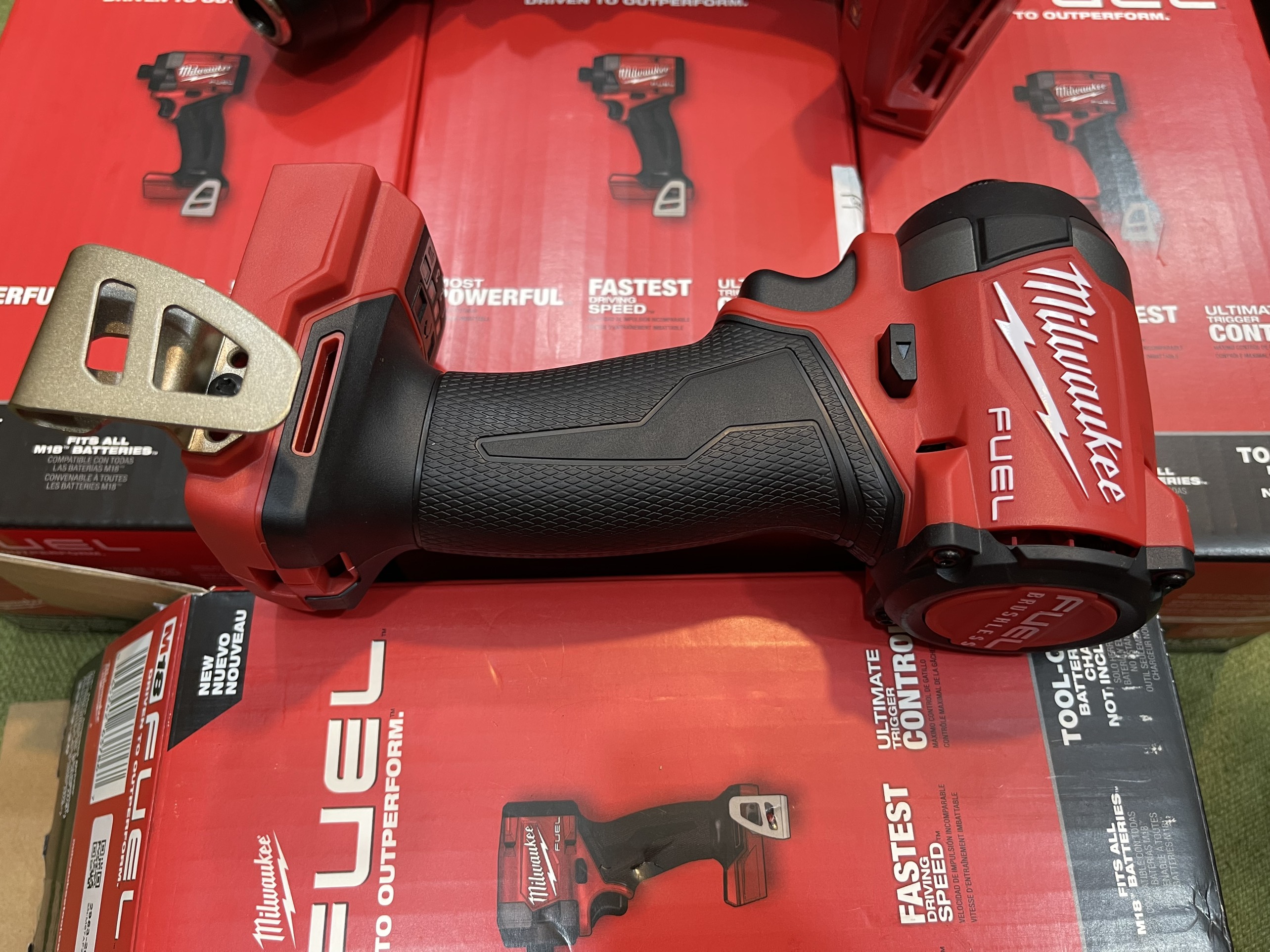 Máy vặn vít Milwaukee 2953