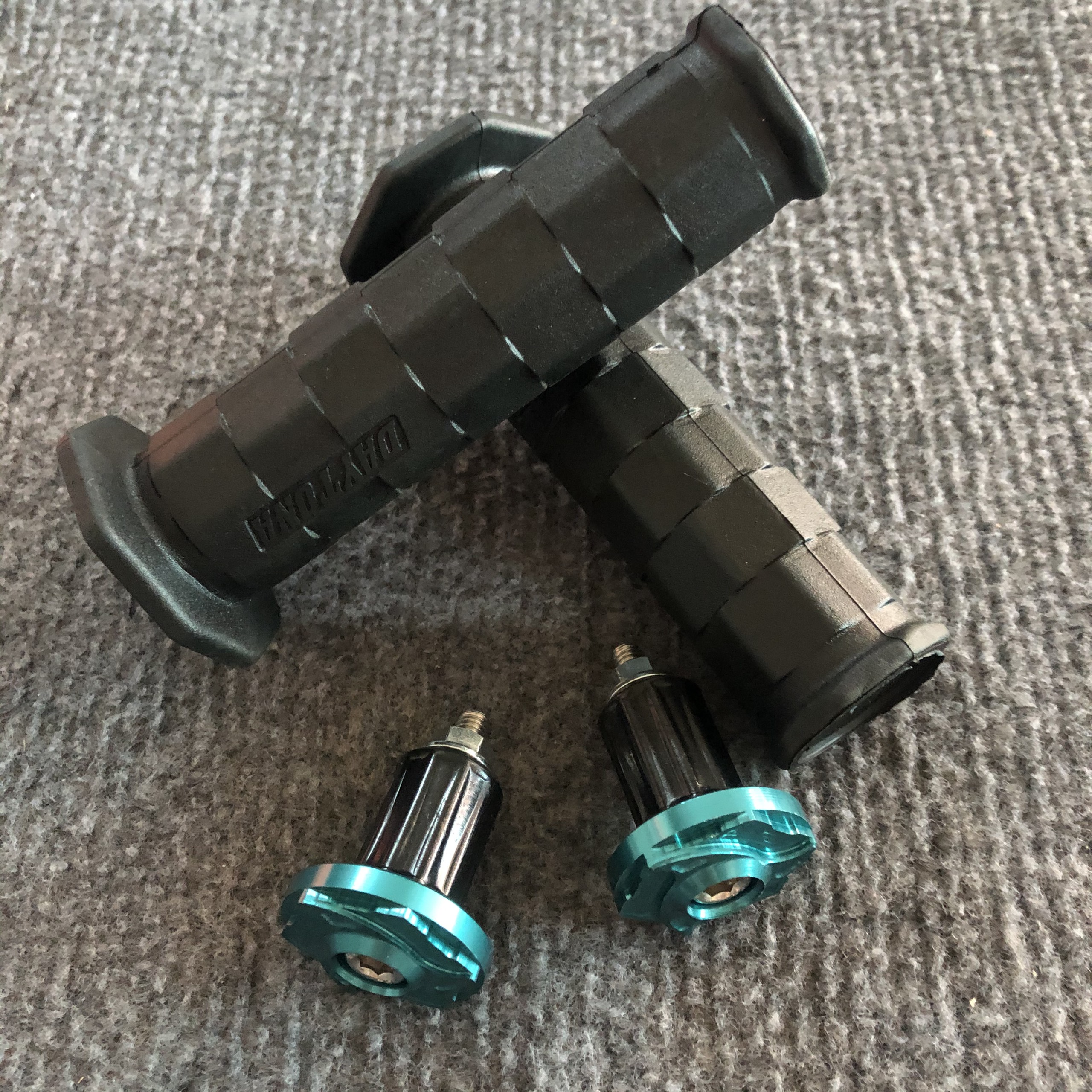 Bao tay daytona ô vuông + gù nhôm cnc thông dụng các dòng xe