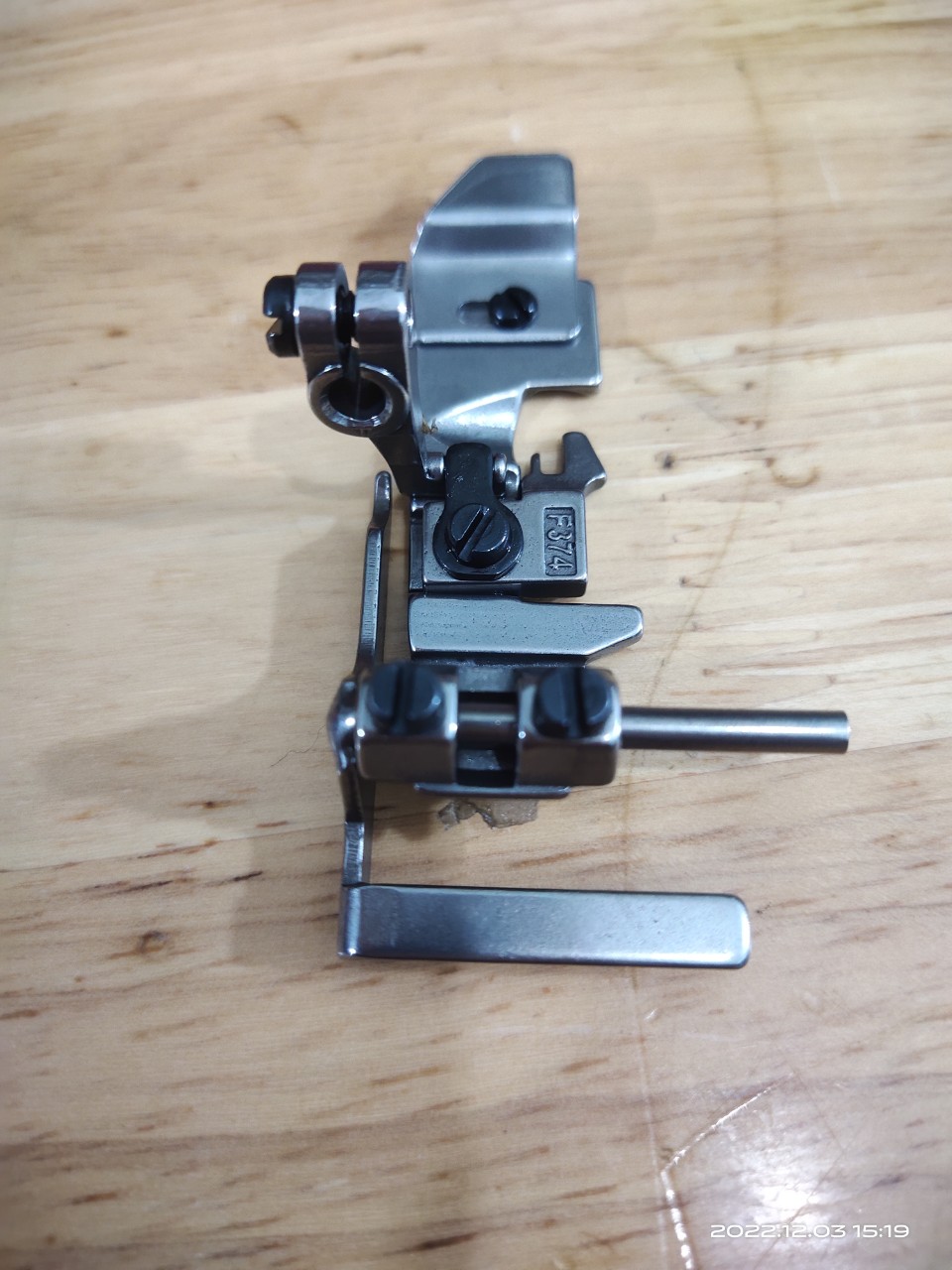 chân vịt vắt sổ tra bo