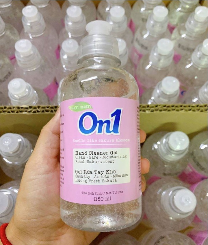 Gel rửa tay kho Lix On1 250ml