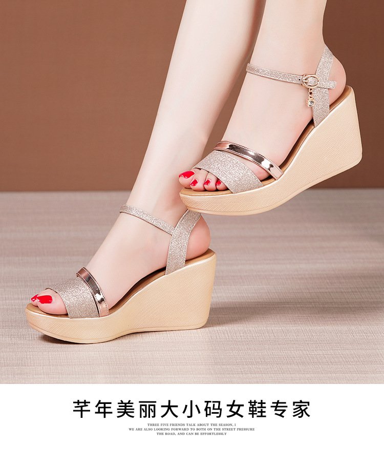 SANDAL xuồng kim tuyến xịn sò