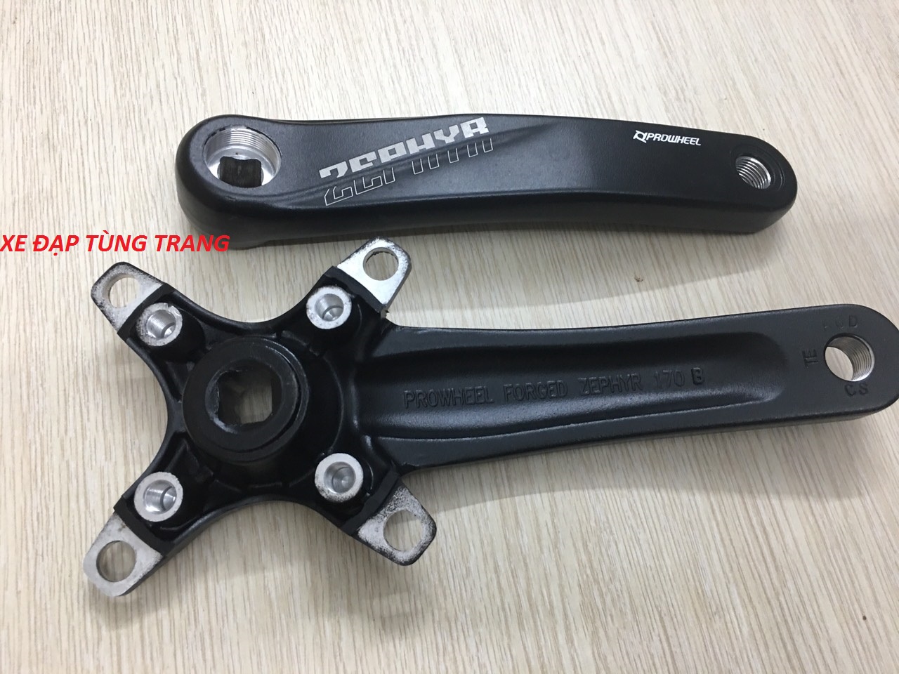 Bộ cốt giò đĩa / đùi đĩa xe đạp 4 chấu không nhông . cốt vuông bcd 104 / 64mm . hợp kim nhôm đài loan .