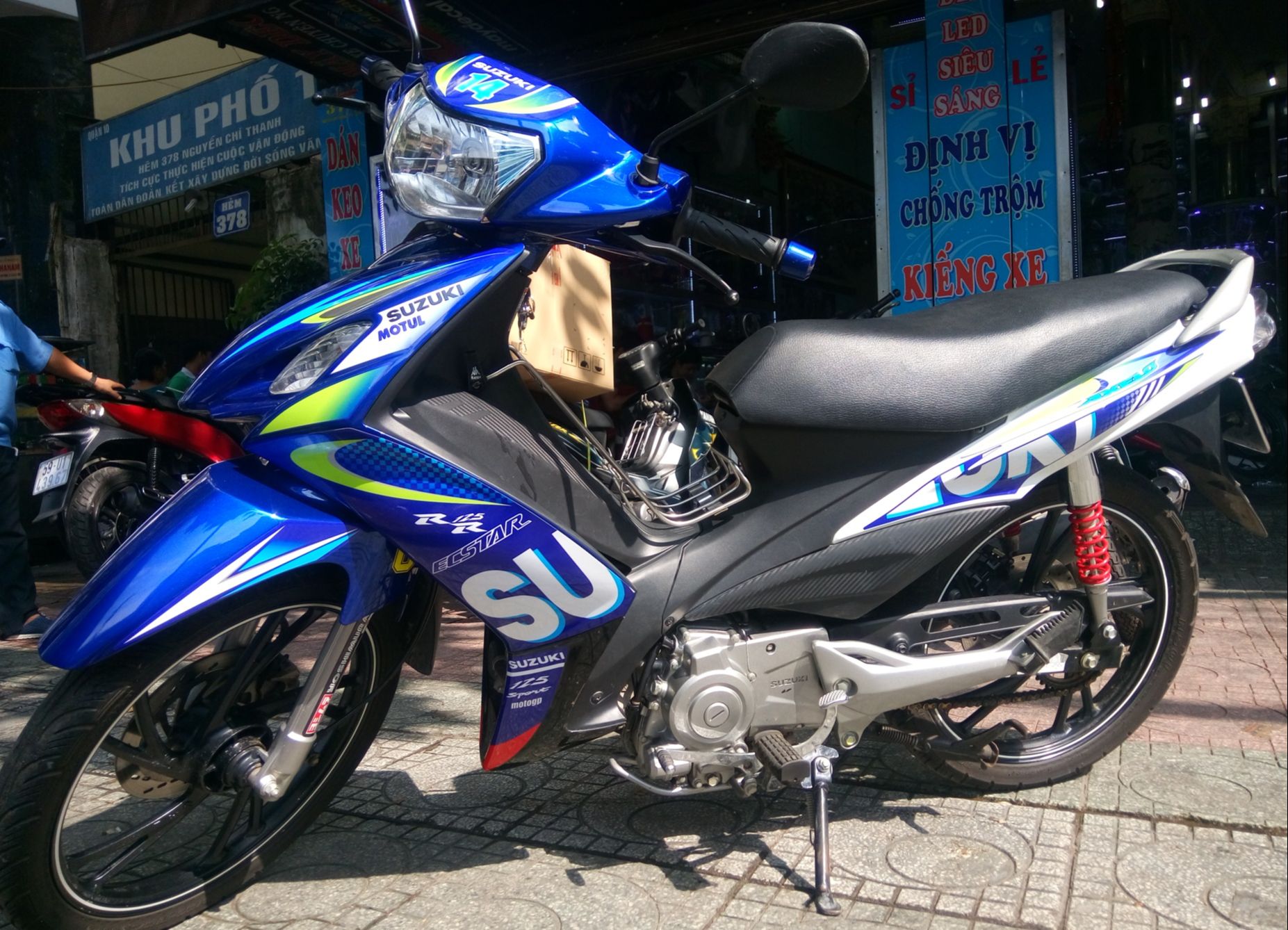 Tem rời xe axelo chữ su xanh gp